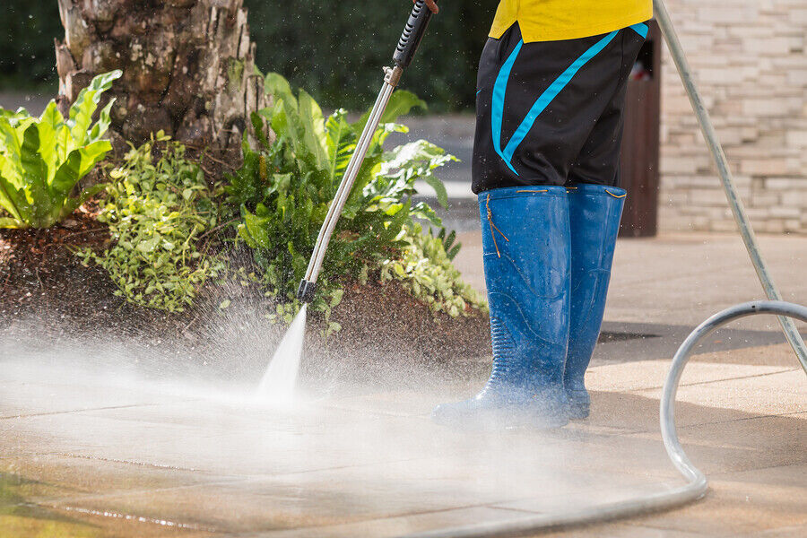 Commercial power washing by Baza Services